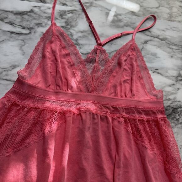 Victoria's Secret Babydoll Slip Size XS Pink Nightgown Lace Satin Silky Soft - Picture 3 of 4